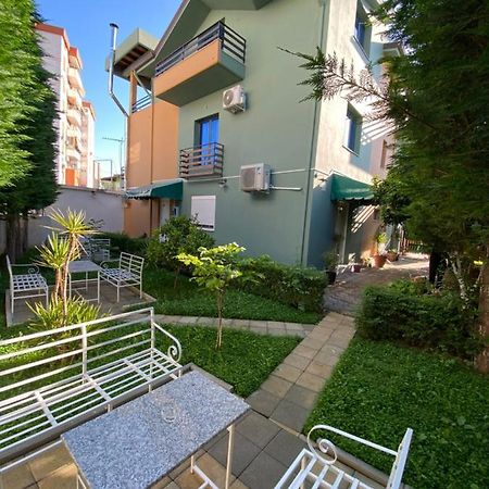 Vila Ajdinaj Berat Esterno foto