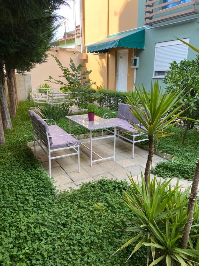 Vila Ajdinaj Berat Esterno foto