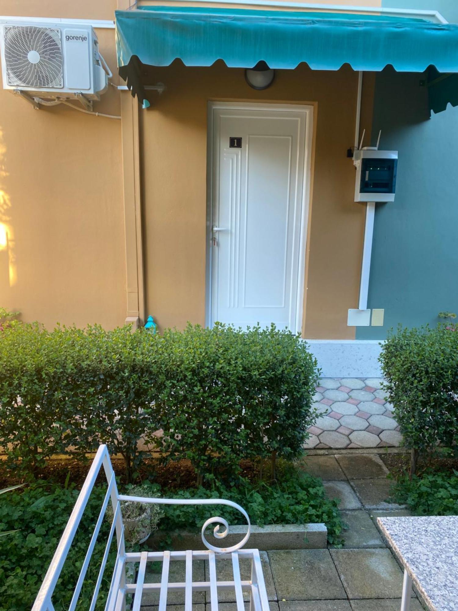 Vila Ajdinaj Berat Esterno foto