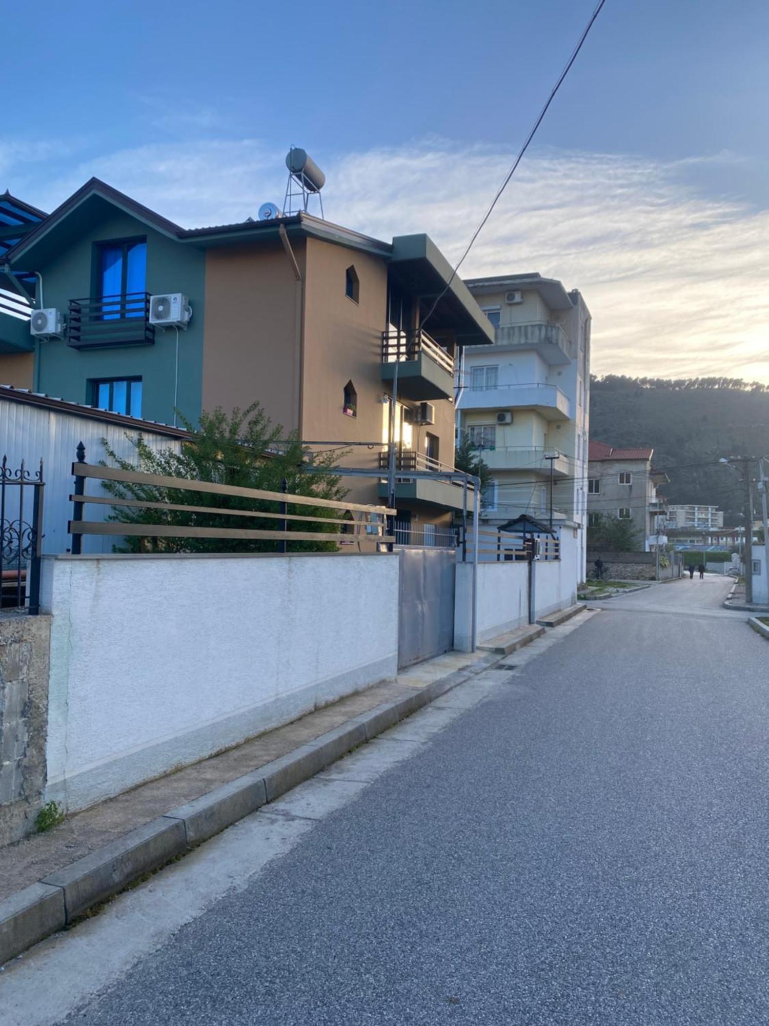Vila Ajdinaj Berat Esterno foto