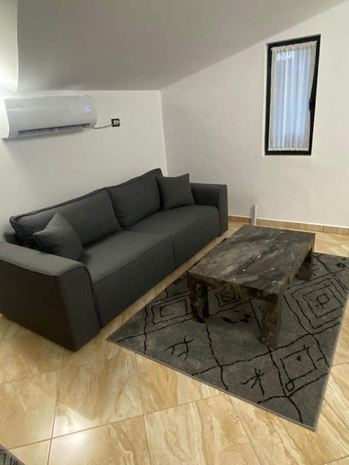 Vila Ajdinaj Berat Esterno foto