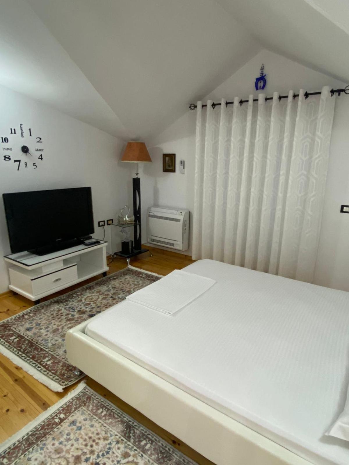 Vila Ajdinaj Berat Esterno foto