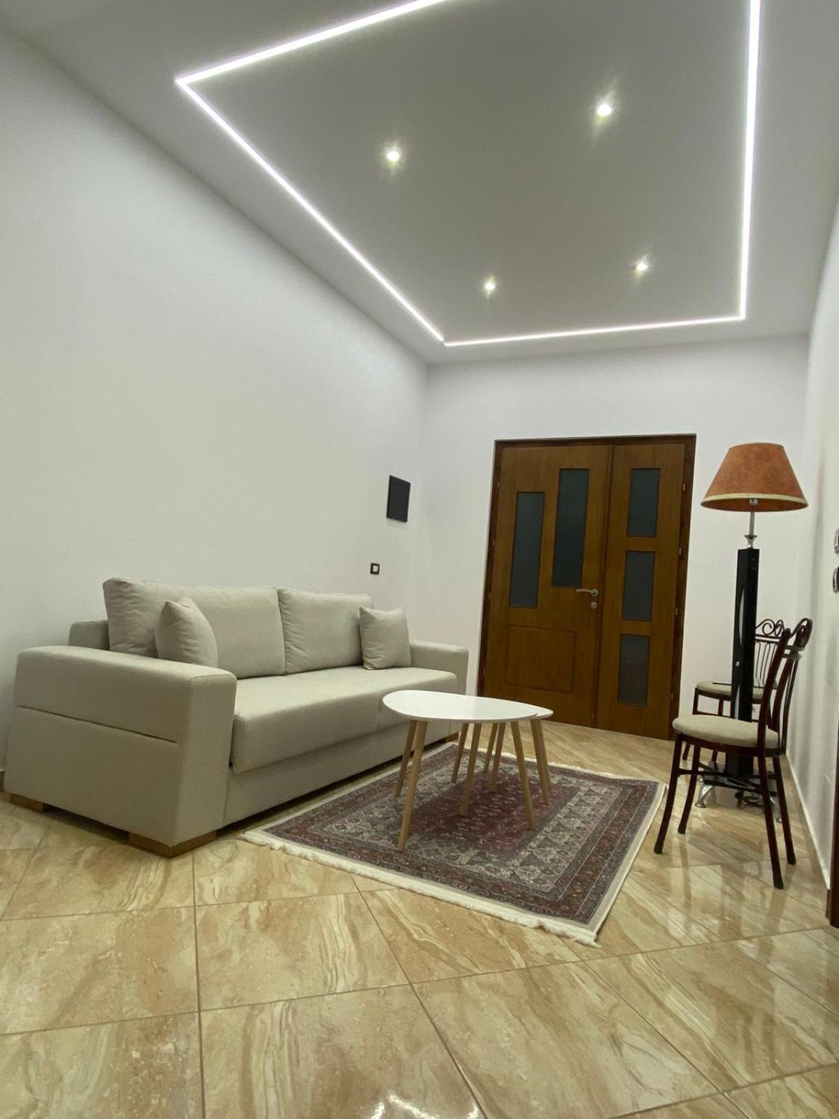 Vila Ajdinaj Berat Esterno foto