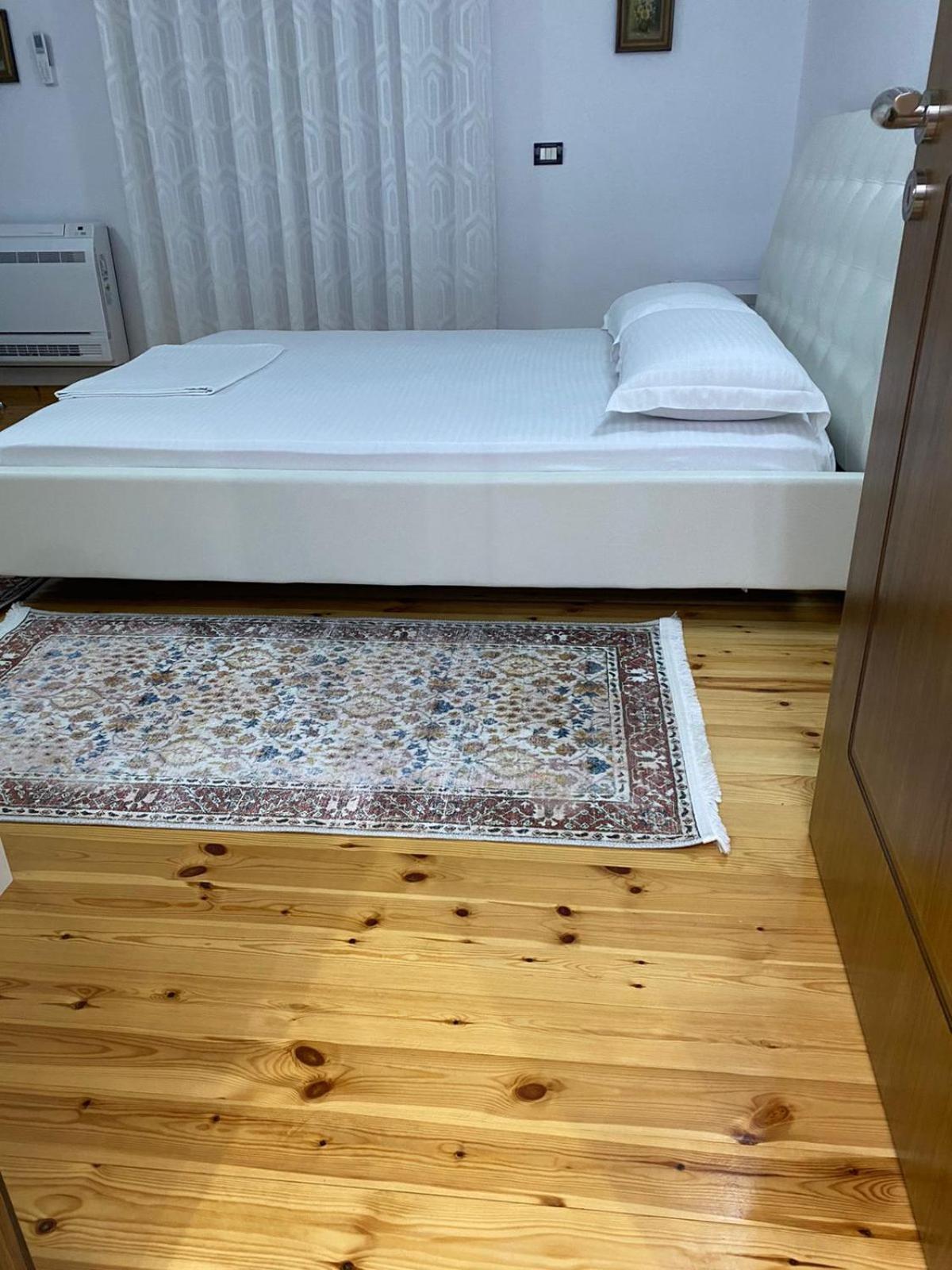 Vila Ajdinaj Berat Esterno foto